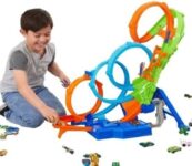 מסלול מכוניות צעצוע 4 לולאות מבית Hot Wheels רק ב₪199!