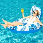 גלגל מתנפח לבריכה עם משענת גב