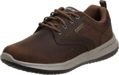 נעל סניקרס חסינת מים מבית Skechers