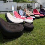 ספה מתנפחת עם משענת לרגליים