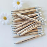 עפרון מותאם אישית עם מחק מובנה